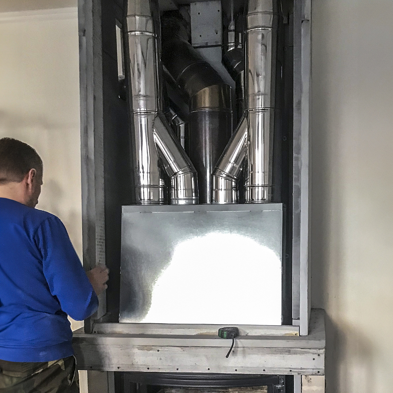 Установка каминной топки Jotul i 18 Panorama