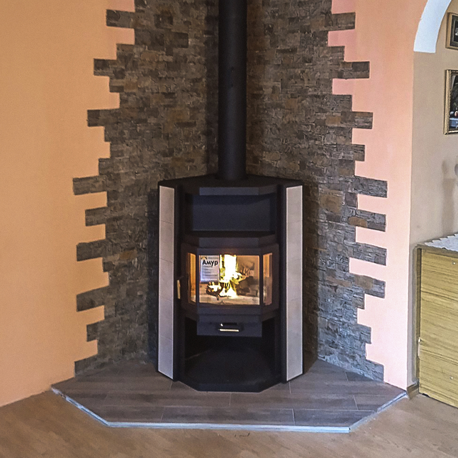 Установка печи-камина МЕТА-БЕЛ Амур